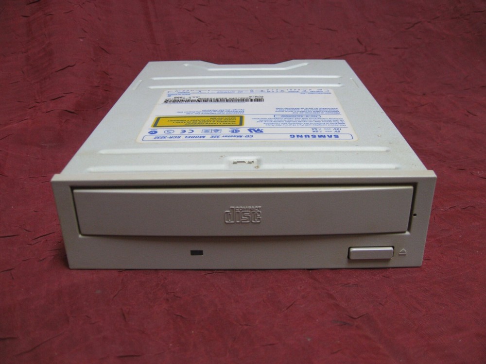 Samsung IDE SCR-3232 CD-Master 32E CD-Rom Drive Internal Grey Bezel
