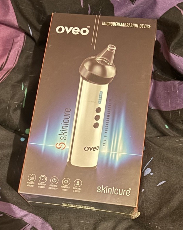 Oveo Skincure Microdermabrasion Device White 6 Levels Replaceable Probes Battery