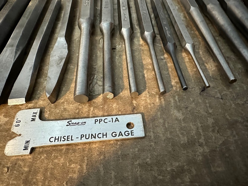 SNAP-ON TOOLS 16 PIECE PUNCH & CHISEL SET WITH CHISEL PUNCH GAGE ( LOT 3 )