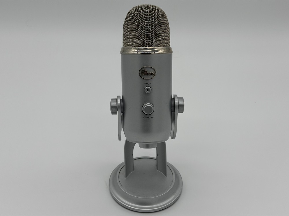 Blue Yeti USB Microphone - Platinum, works great, good physical conditional!