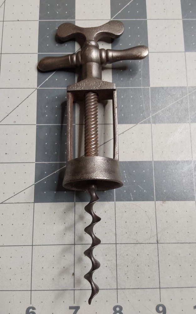 British Wingnut The Victor Corkscrew C Bikker