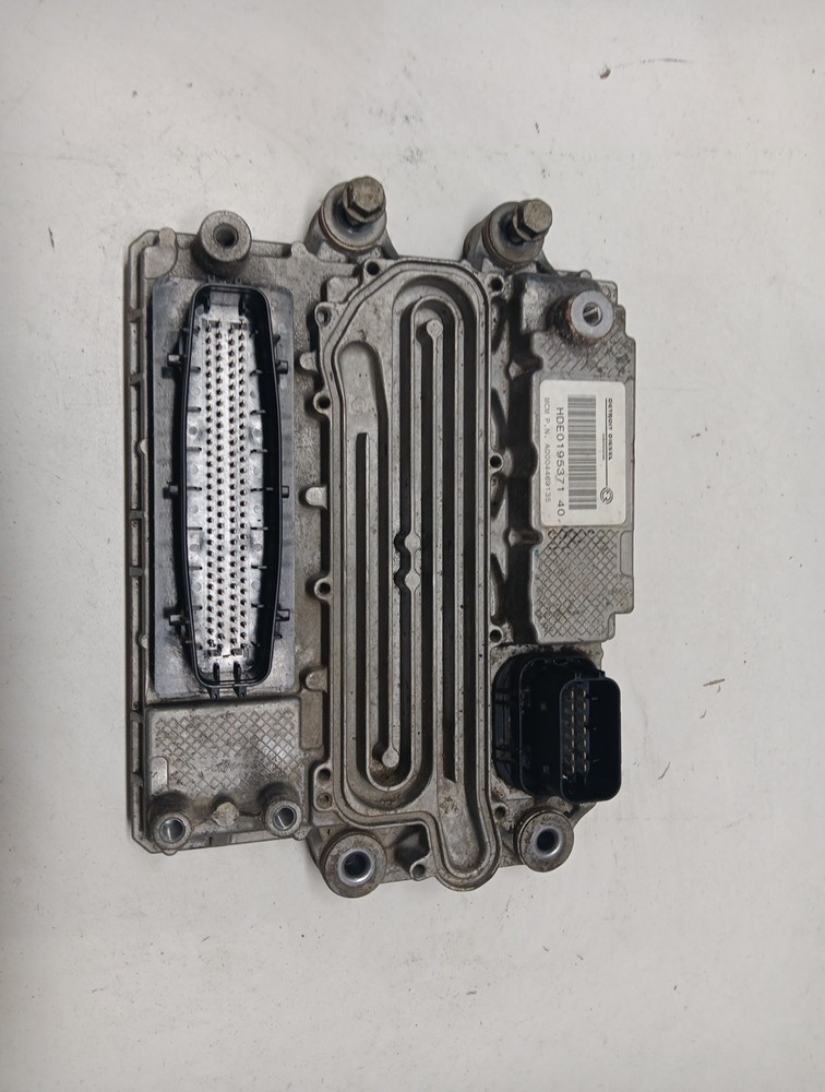 Detroit DD13 Diesel Engine Control Module ECM A0004469135 #2565