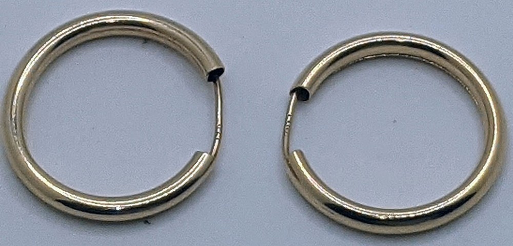 3.2 Grams 14K Solid Yellow Gold Hoop Earrings