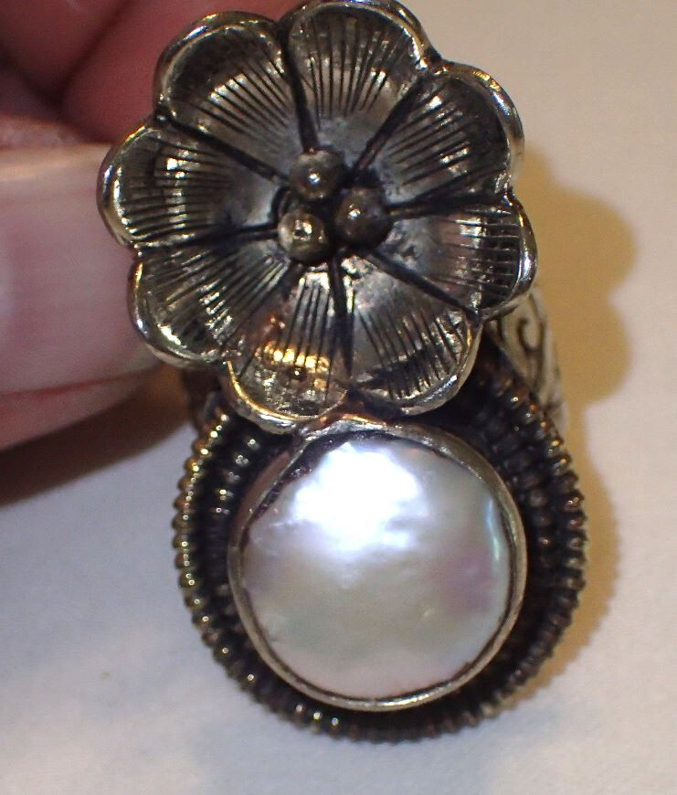 Pearl and flower Ring adjustable