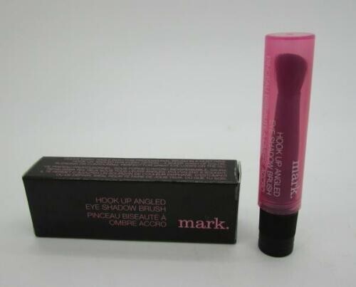 Avon mark Hook Up Eyeshadow Brush