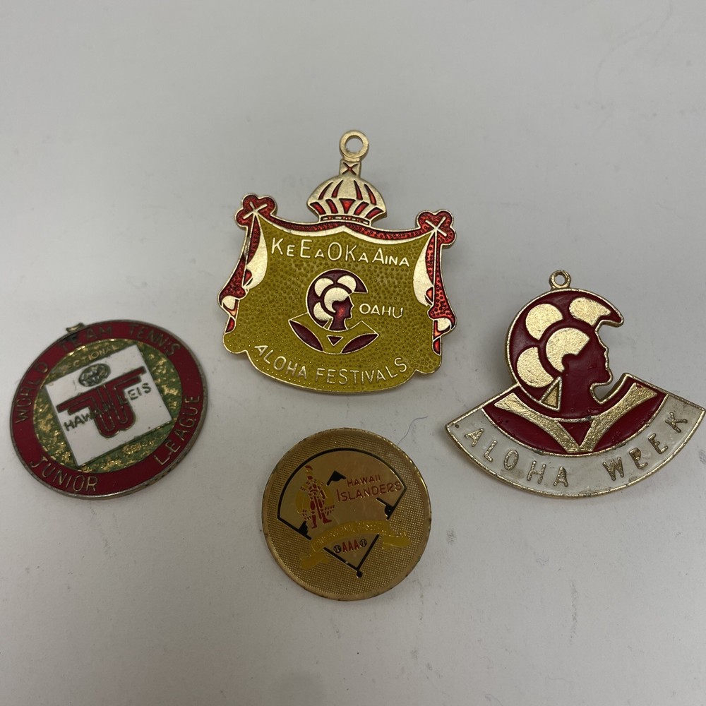 Lot 4 Various Hawaiian Membership Pin Back Button