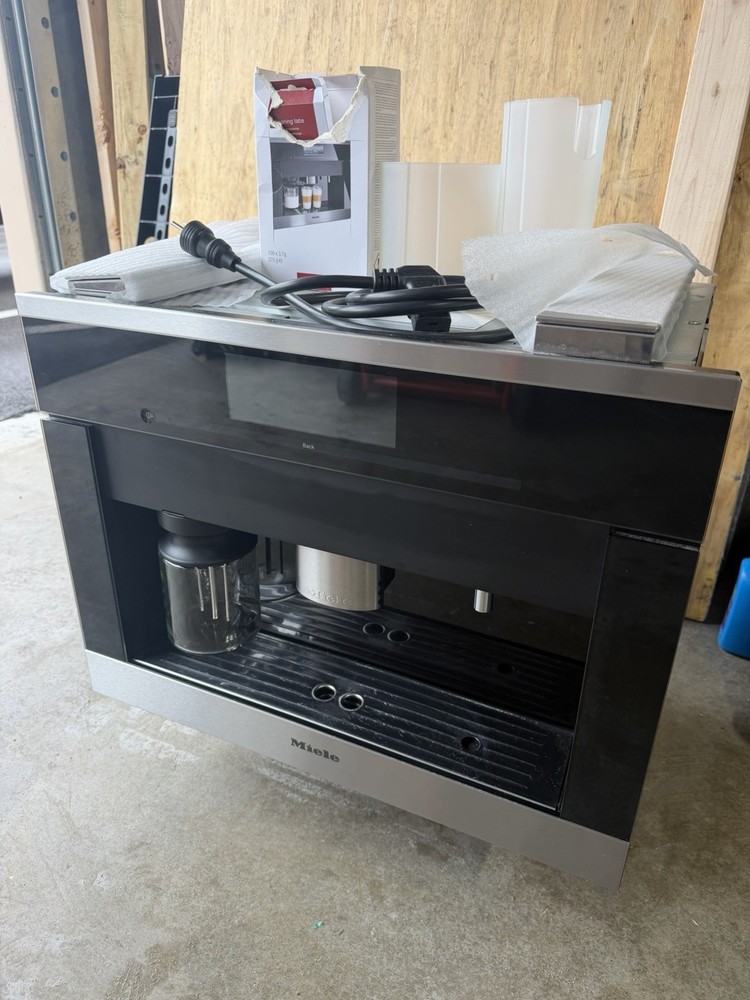 Miele Coffee Built In Machine CVA6805