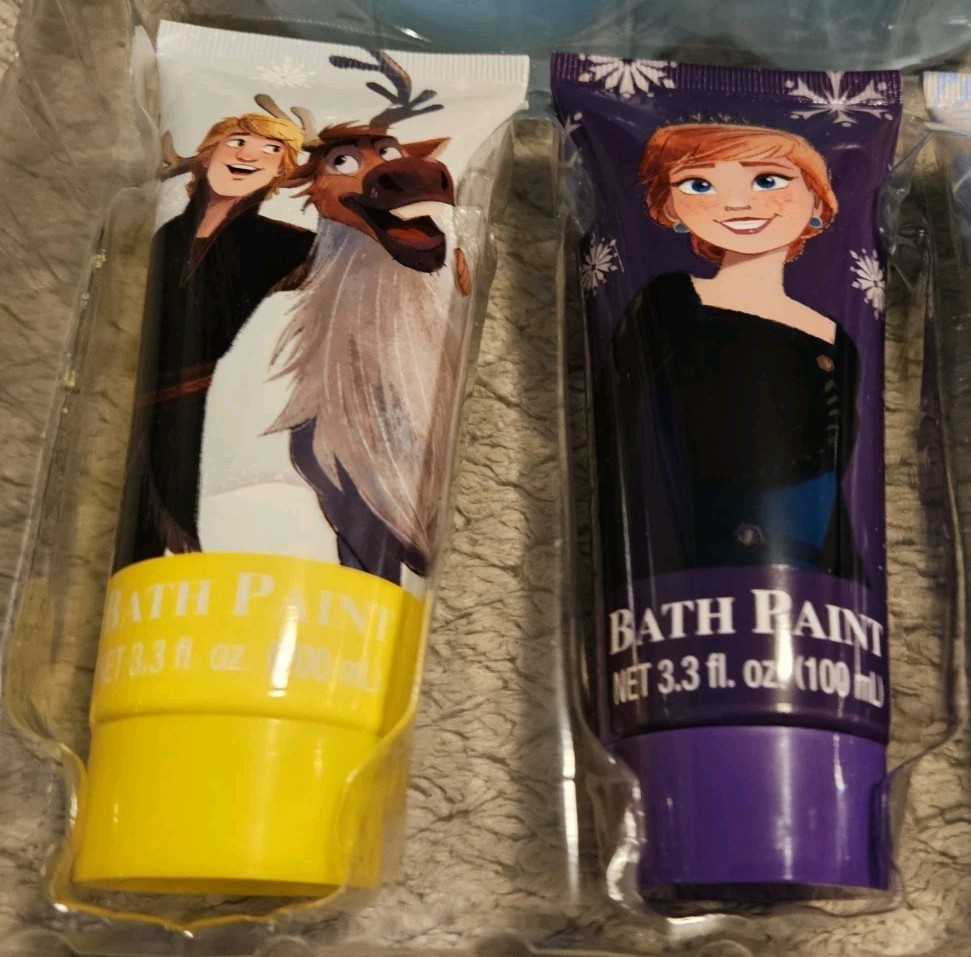 Disney Frozen 2 12 Piece Bath Time Activity Set