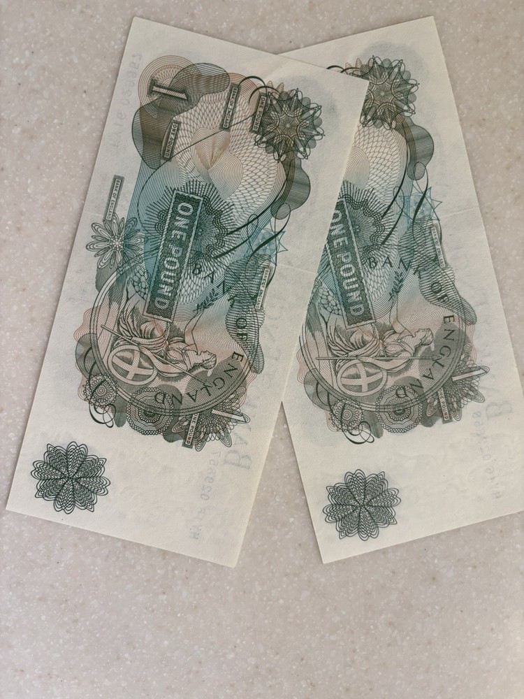 GB £1 Note x2 JB Page 1970 Concecutive numbers.