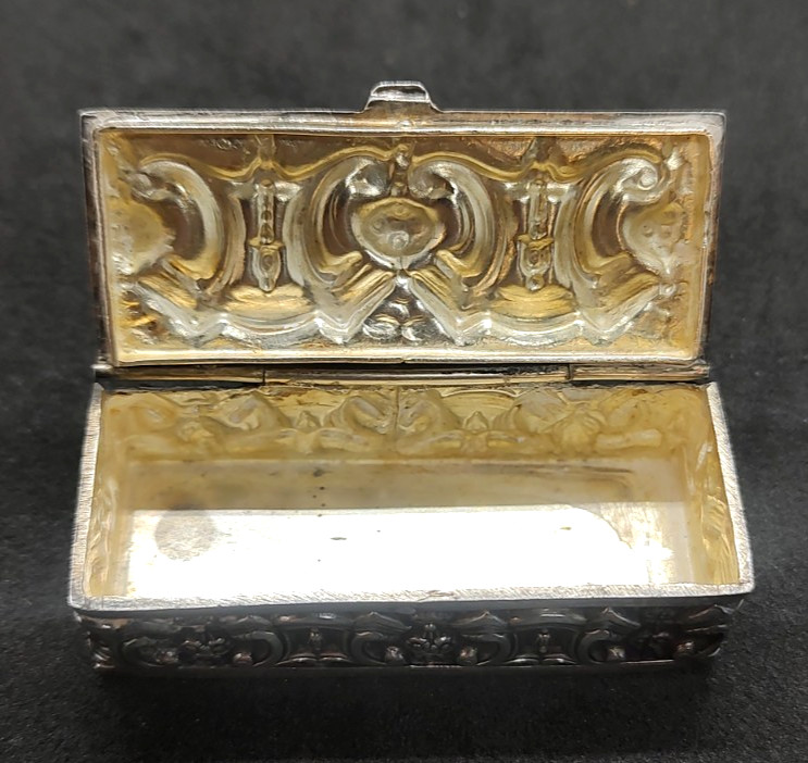 Antique Victorian Era Ornate Repousse Rectangular Pill/ Trinket Box 800 Silver