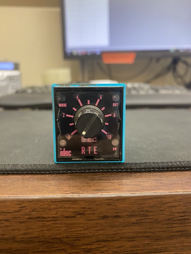 IDEC ELECTRONIC TIMER TYPE RTE-B11 11 PIN TIMING RELAY WITH IDEC SR3B-05 SOCKET