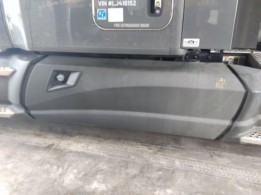 For 2020 KENWORTH T680 SIDE FAIRING Left ,  MN