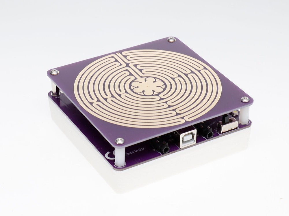 Chartress labyrinth coil module with amplifier for radionics experiments