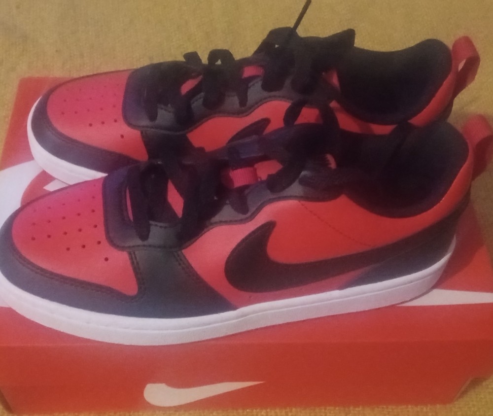 Nike Low court Butroughs