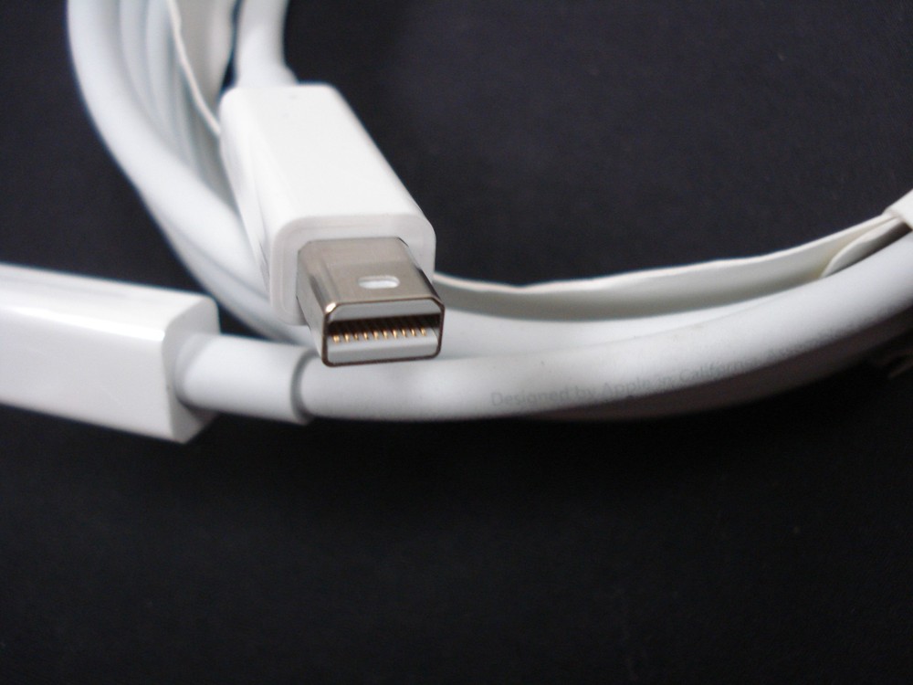 OEM Genuine Apple 6' (2m) Thunderbolt 2 Cable A1410 MD861LL/A (open box)