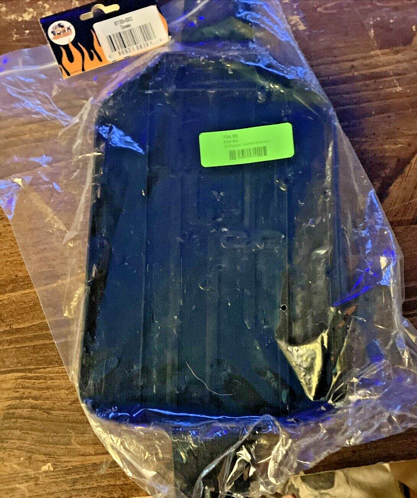 DHK Hunter Chassis 8135-002