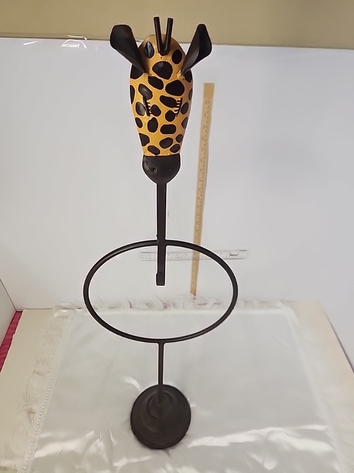 Uniuqe Tall Cast Metal Giraffe Head On Pedestal Key Holder