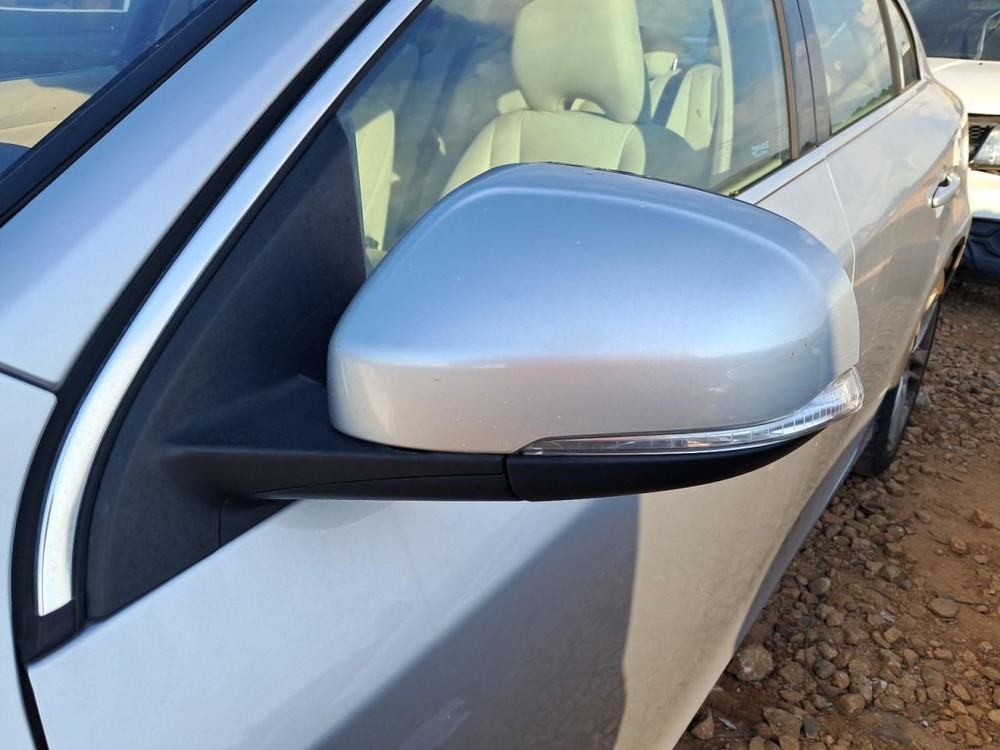 S60 2015 Glove Box 4777415