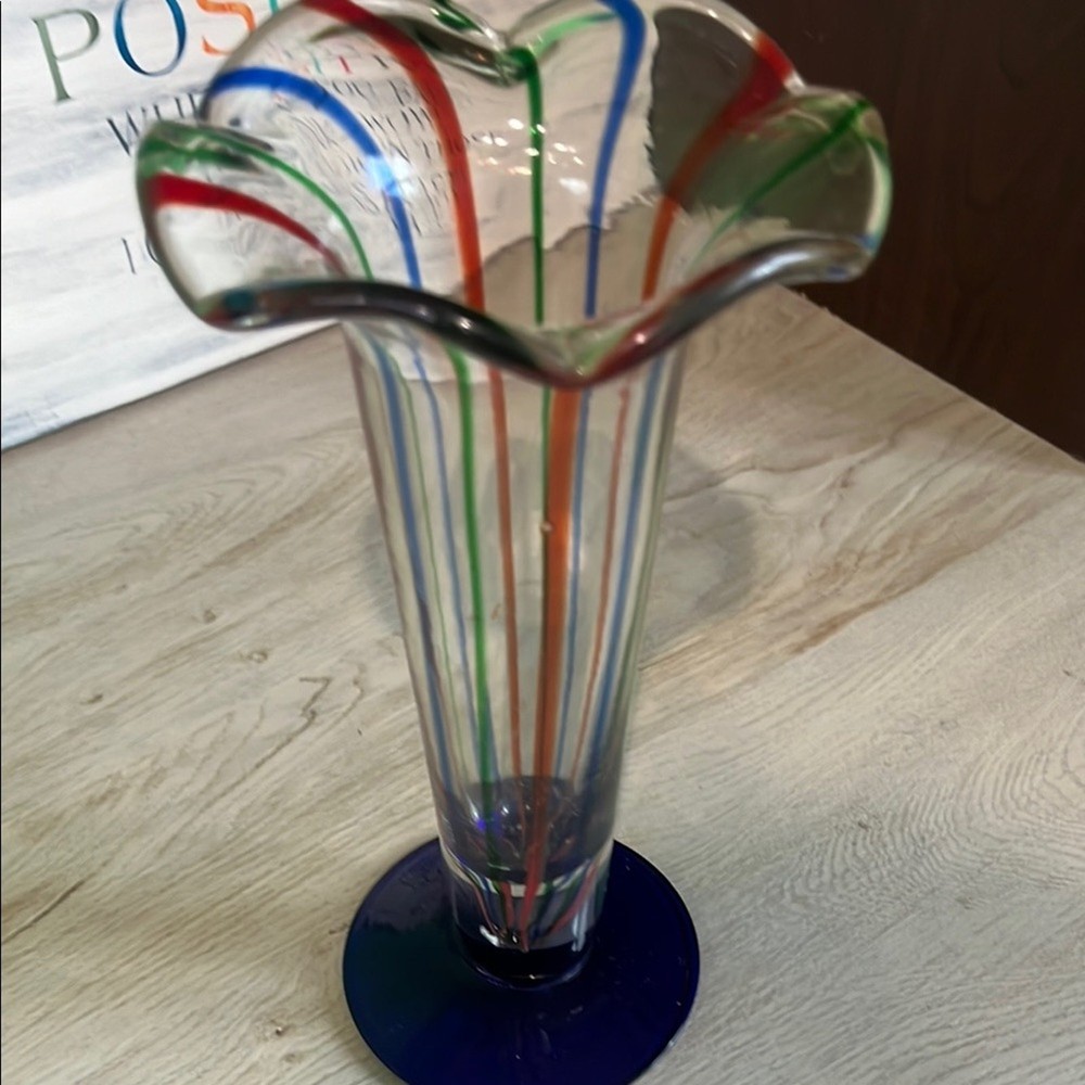 Handblown ruffled Vase