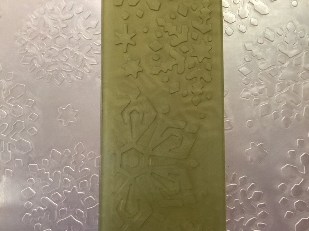 Anna Griffin Paper Snowflakes Embossing Folder