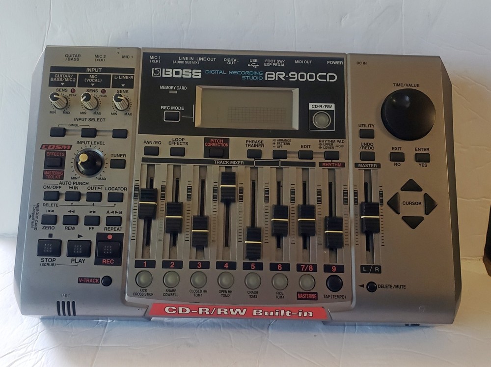 BOSS BR-900CD digital recorder with flash card, powers on