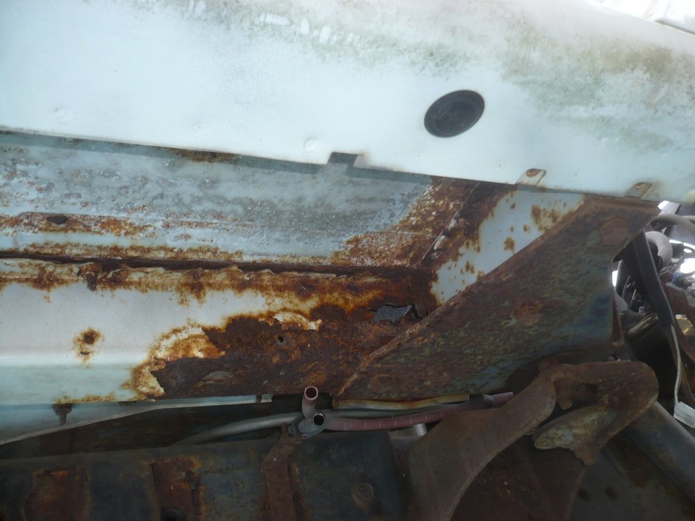 1998 International 4700 cab