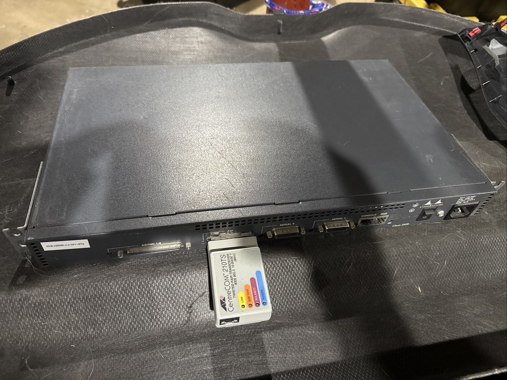 Cisco 2509 Router/Access Server with Octal Cable