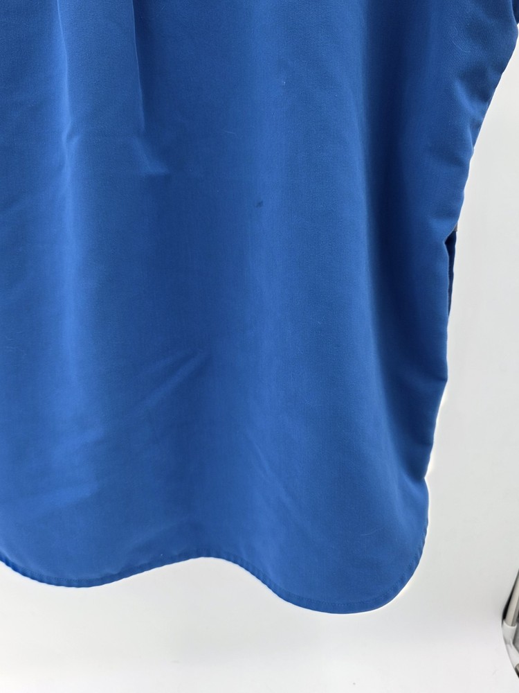 FIGS Scrub Top Women’s Medium Blue Technical Collection V-Neck