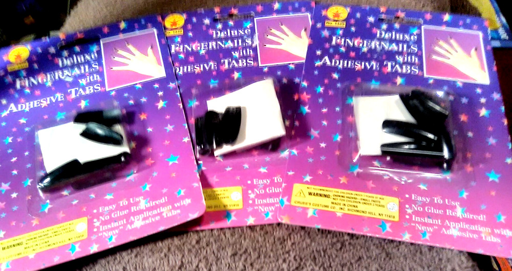 Rubies~Fingernails Deluxe With Adhesive Tabs