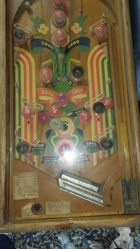 1946 ANTIQUE WILLIAMS ELECTRONICS SMARTY ARCADE SIZE PINBALL MACHINE.