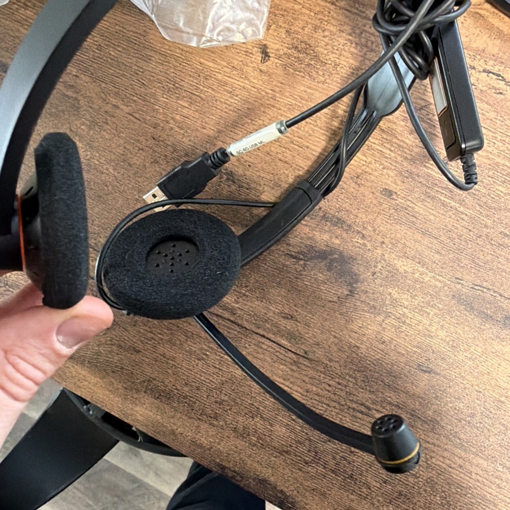 Brand New Computer Bundle 2 Keyboards, Computer Mouse, Cables, Accessories Mic