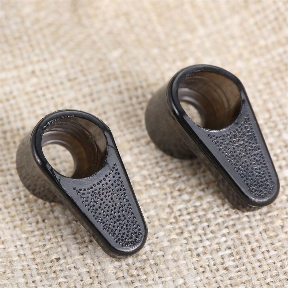 2pcs Shuttle Bed Ears Plastic Left Right Ears for Sewing Machine 653 Replacement