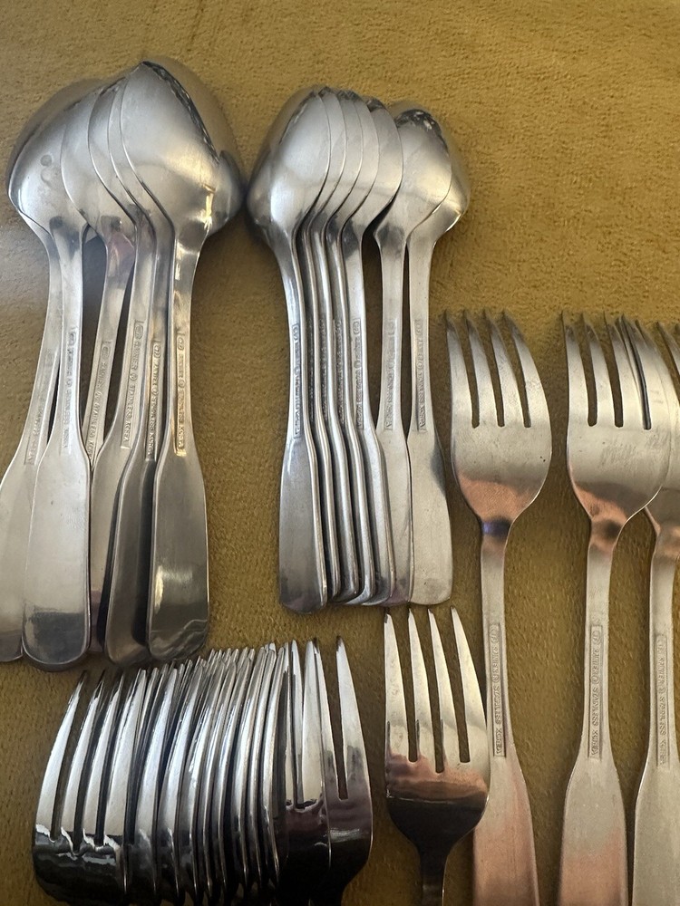 Washington Forge WF Rainier Stainless Flatware - 38 pcs.