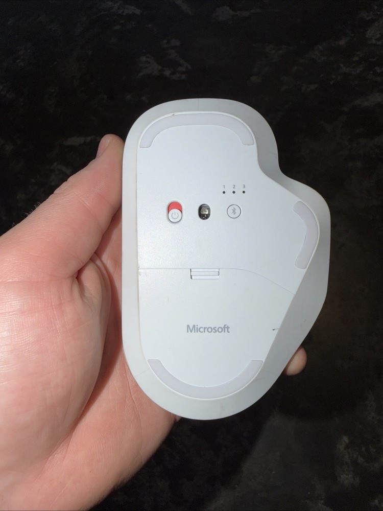 Microsoft Bluetooth Ergonomic Mouse Model 1955 White Untested