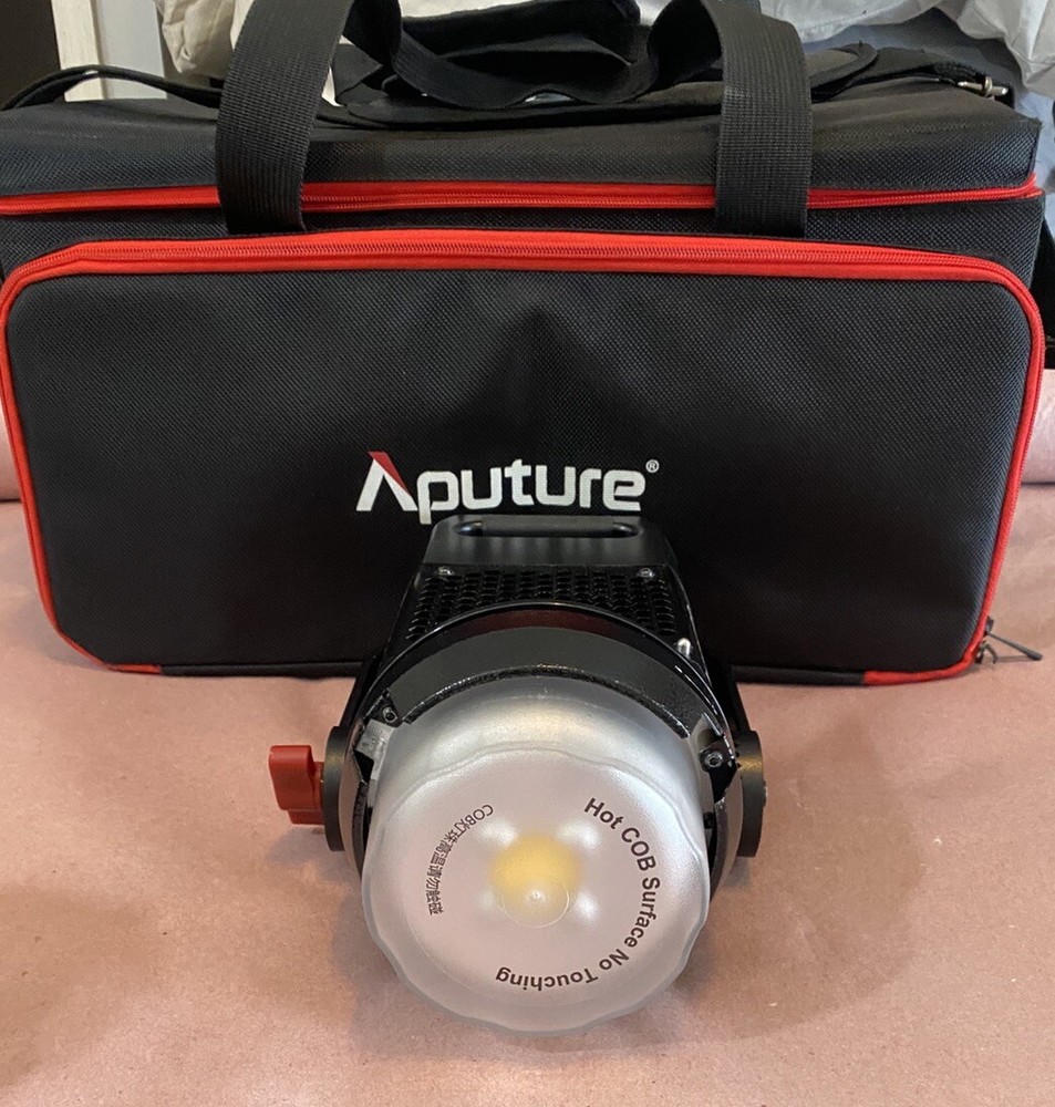 Aputure COB 120d LED Light w/Light Storm Controller HD