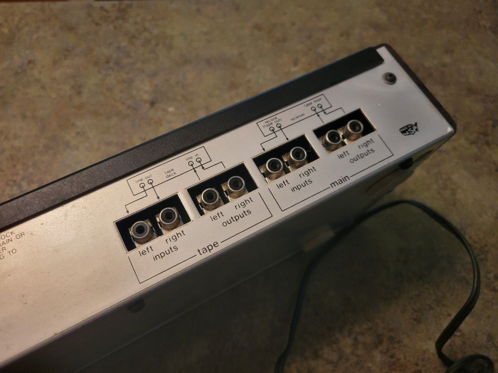 AudioControl Model D-520 Equalizer/Speaker System w Subsonic Filter Untested