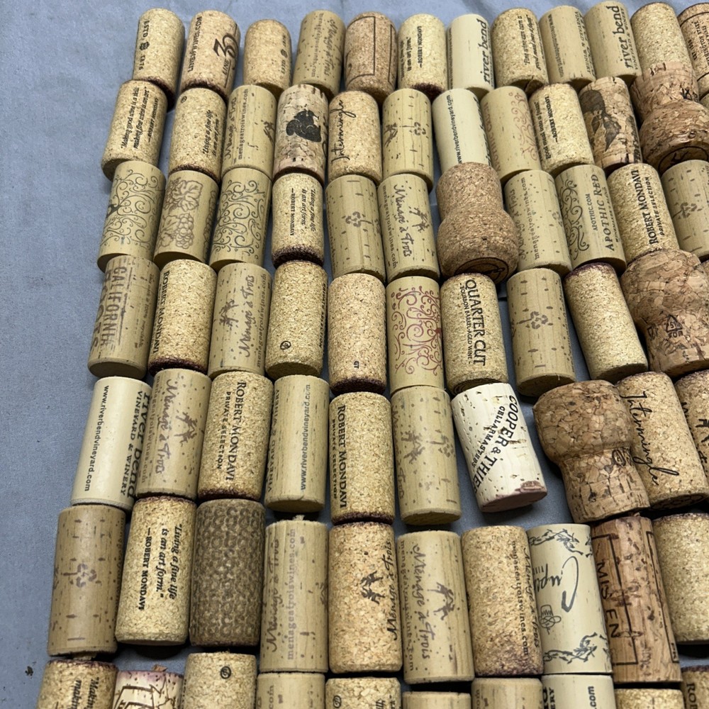 LARGE LOT 140+ MISC WINE CORKS