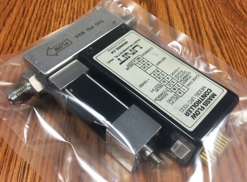 UNIT UFC-1000, 100 SCCM, CHF3, Mass Flow Controller Used