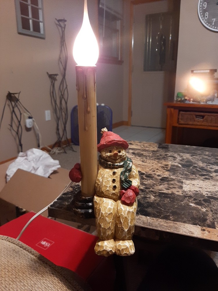 SHELF SITTING ACRYLIC SNOWMAN LIGHT ( PLUG-IN )