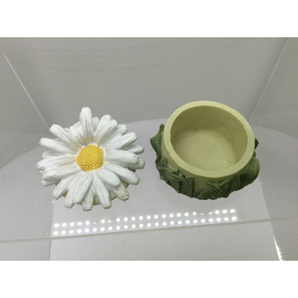 Dezine Daisy Ceramic Trinket Box hand painted