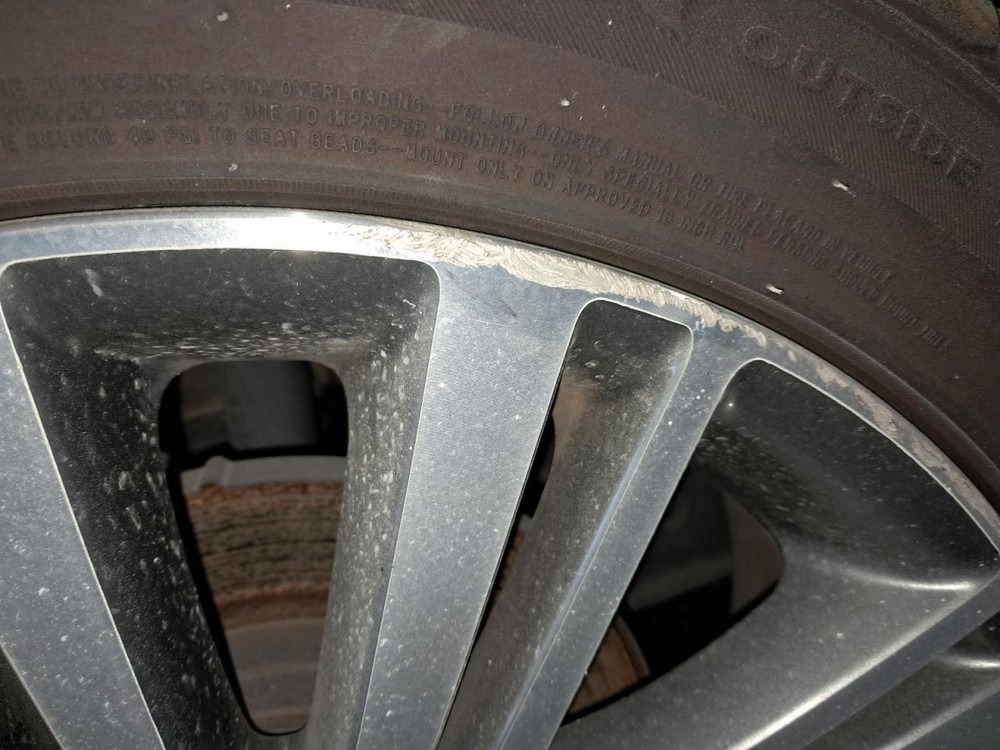 2015 KIA Cadenza Used Display Screen - No Anti-Theft Code, Reprogram Required