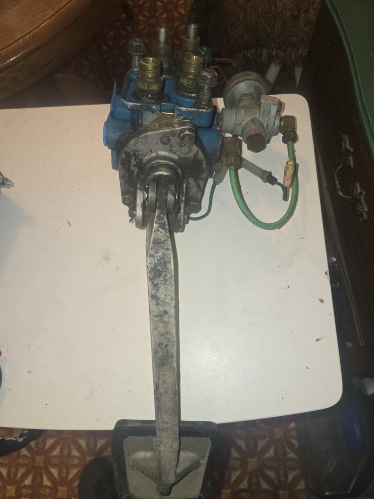 BENDIX E7 BRAKE FOOT VALVE W/ PEDAL 101231N 101231