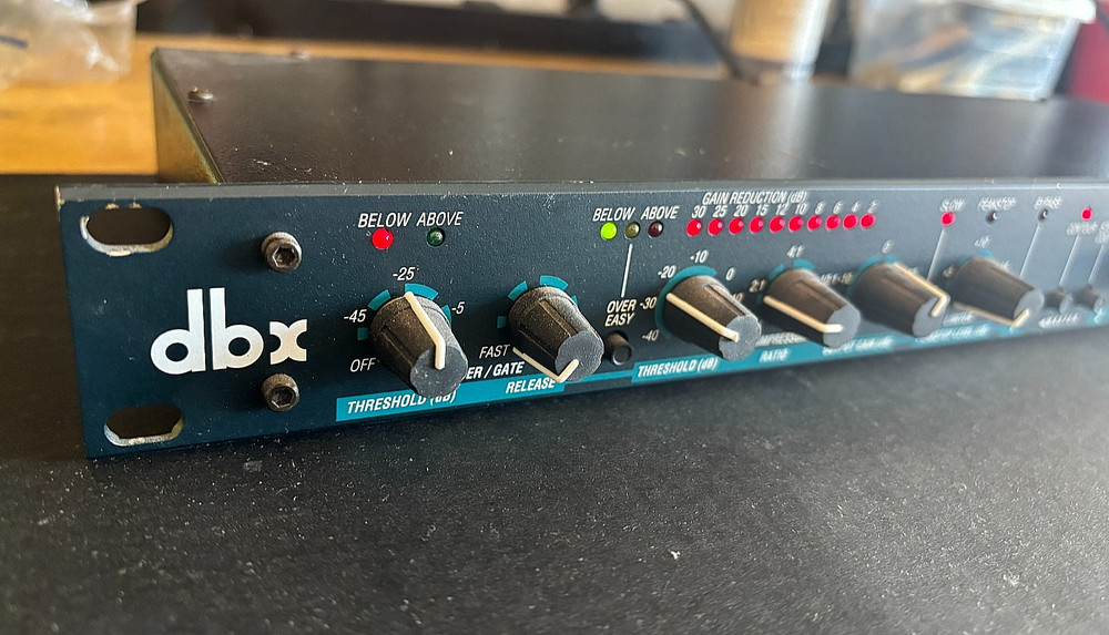 dbx Professional products 166A Compressor Limiter
