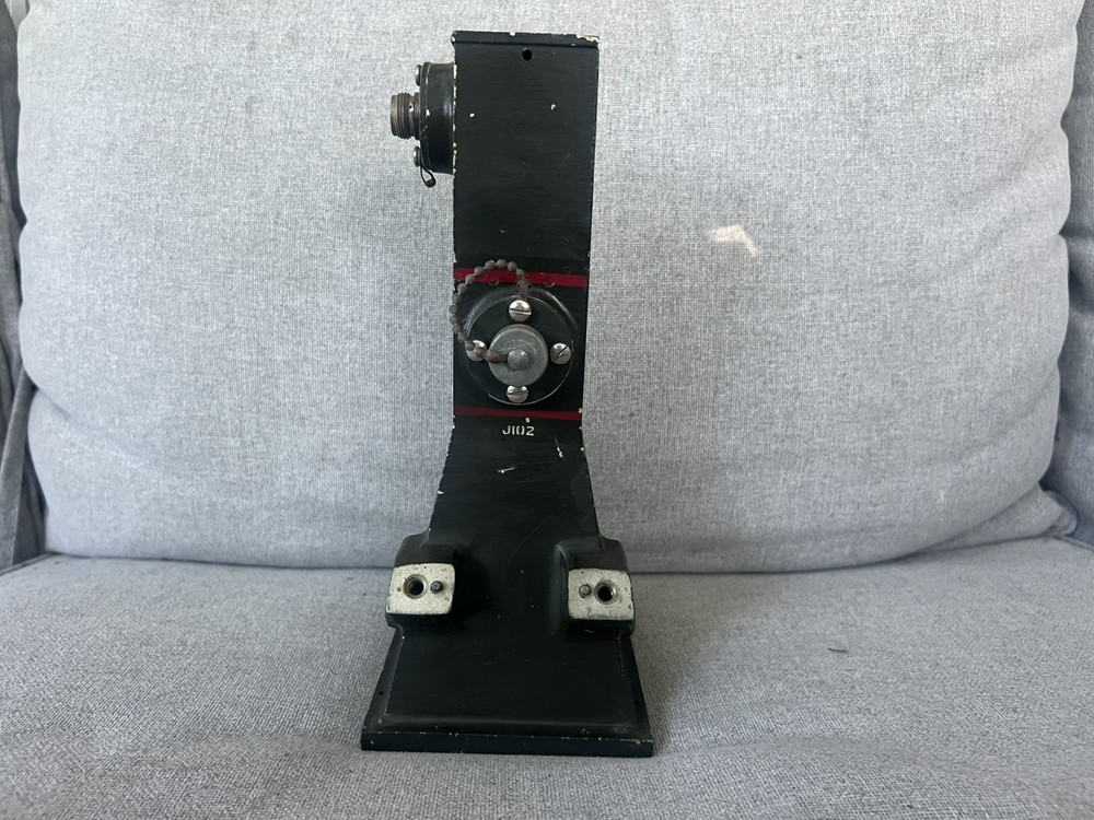 Dual polarized 4.9-7.05 GHz Horn Antenna