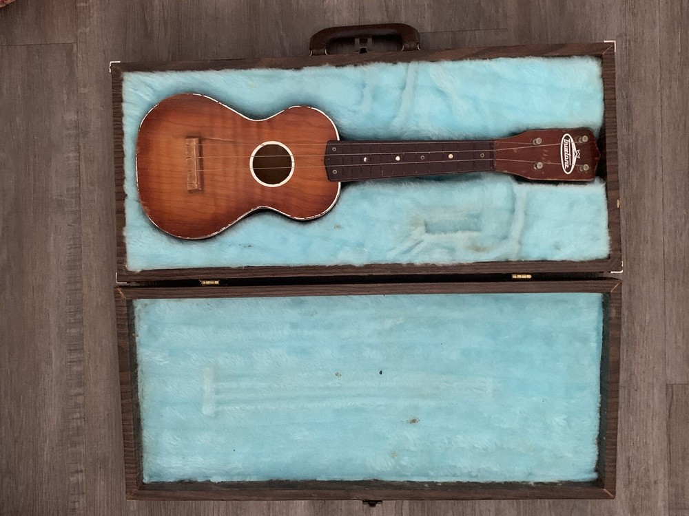 Vintage True Tone Ukulele