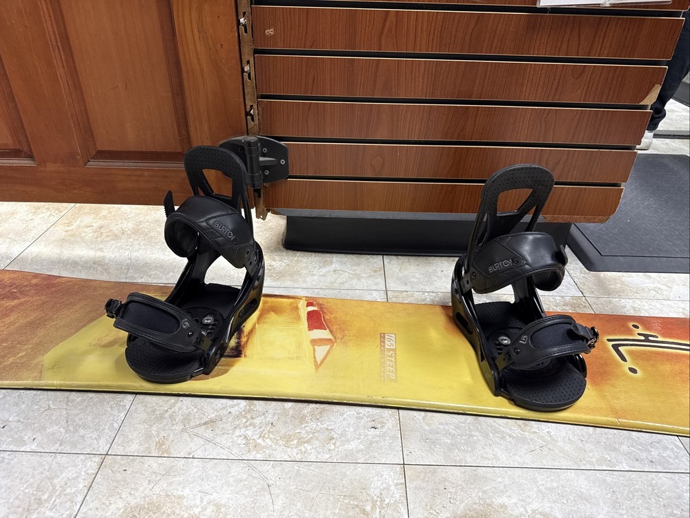 HyperLite 165 Steep Snowboard w/Burton Freestyle Bindings Large