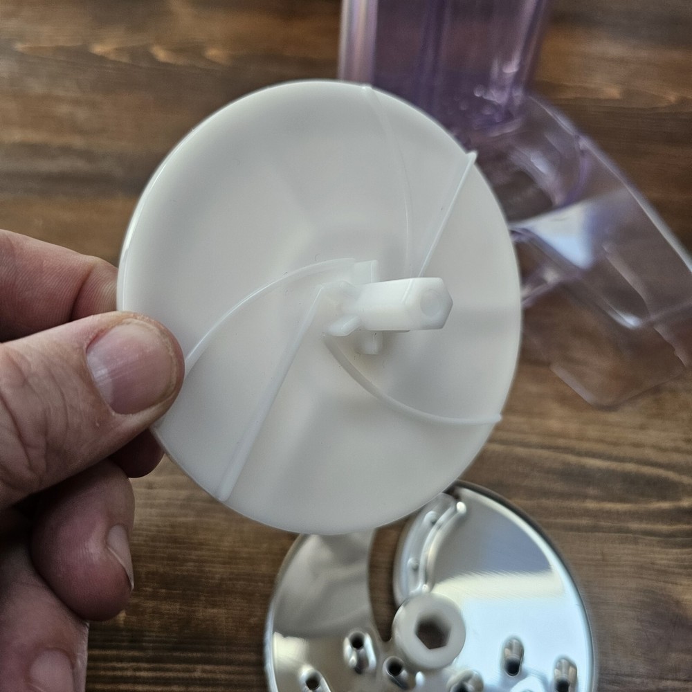 MAGIC CHEF MINI FOOD PROCESSOR  Replacement Slicing Disc Chute Pusher Disc Hold