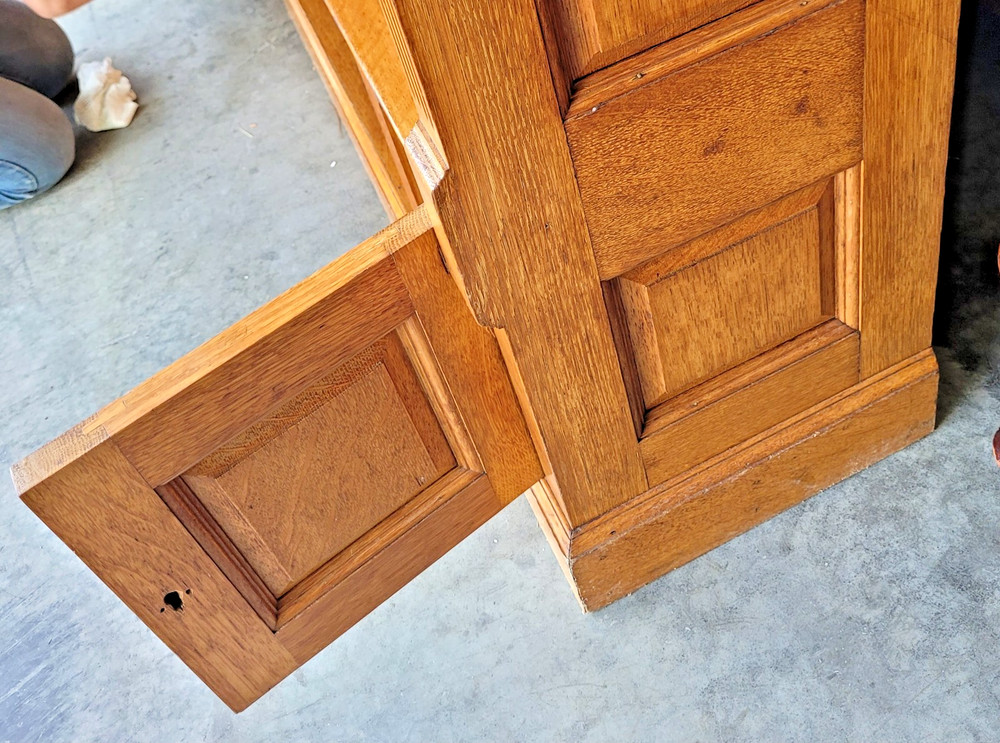 ANTIQUE OAK OPEN BOOKCASE