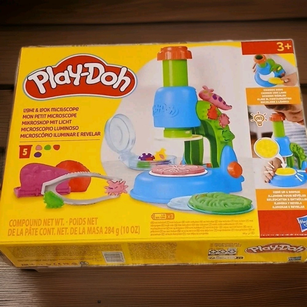 Hasbro Play-Doh Light & Look Microscope
