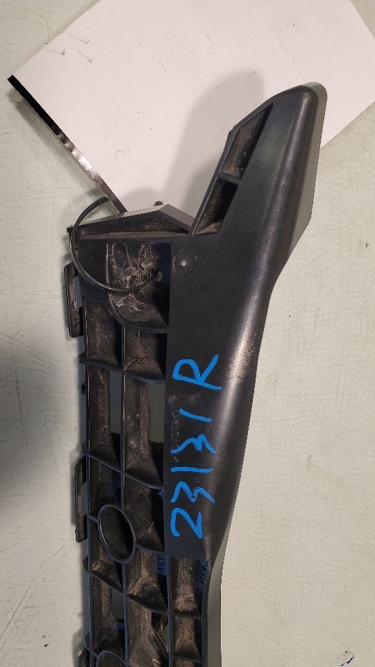 PRIUS 2014 RH FRONT BUMP BRACKET